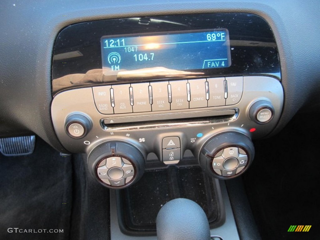 2011 Chevrolet Camaro LS Coupe Audio System Photos