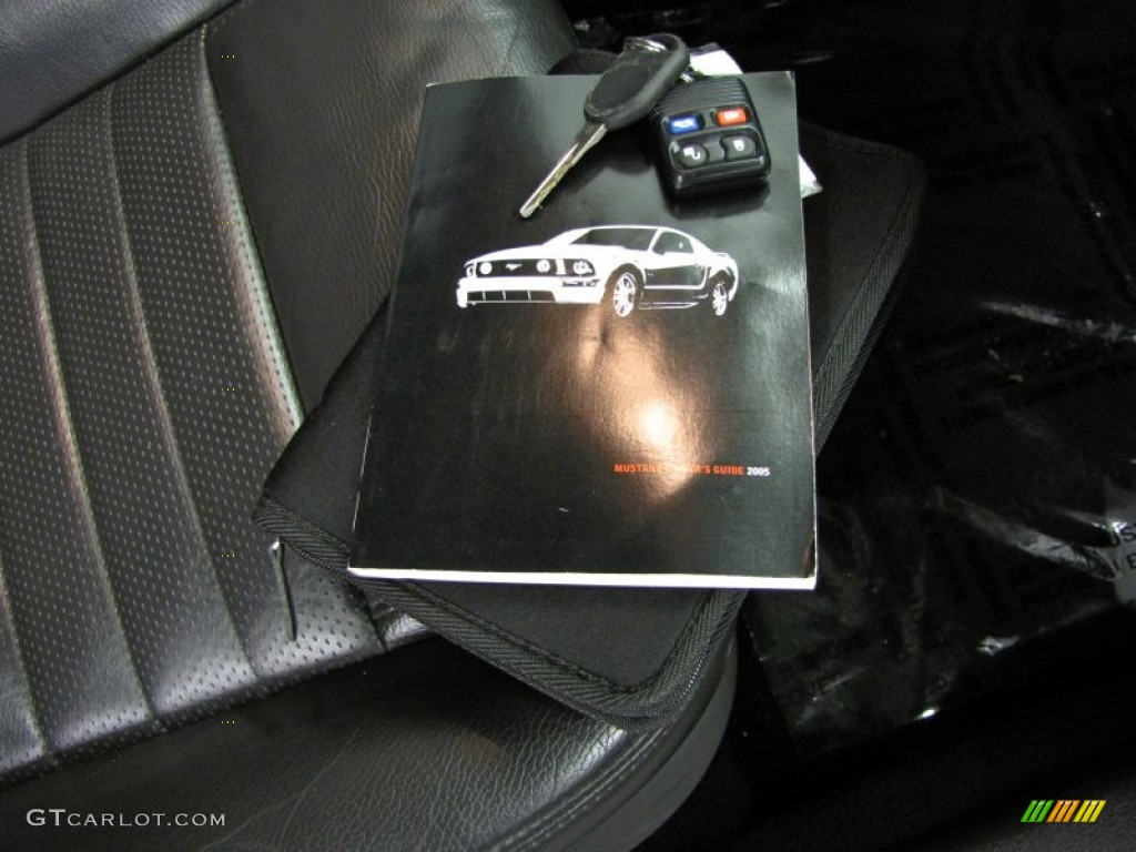 2005 Ford Mustang GT Premium Coupe Books/Manuals Photo #74324243