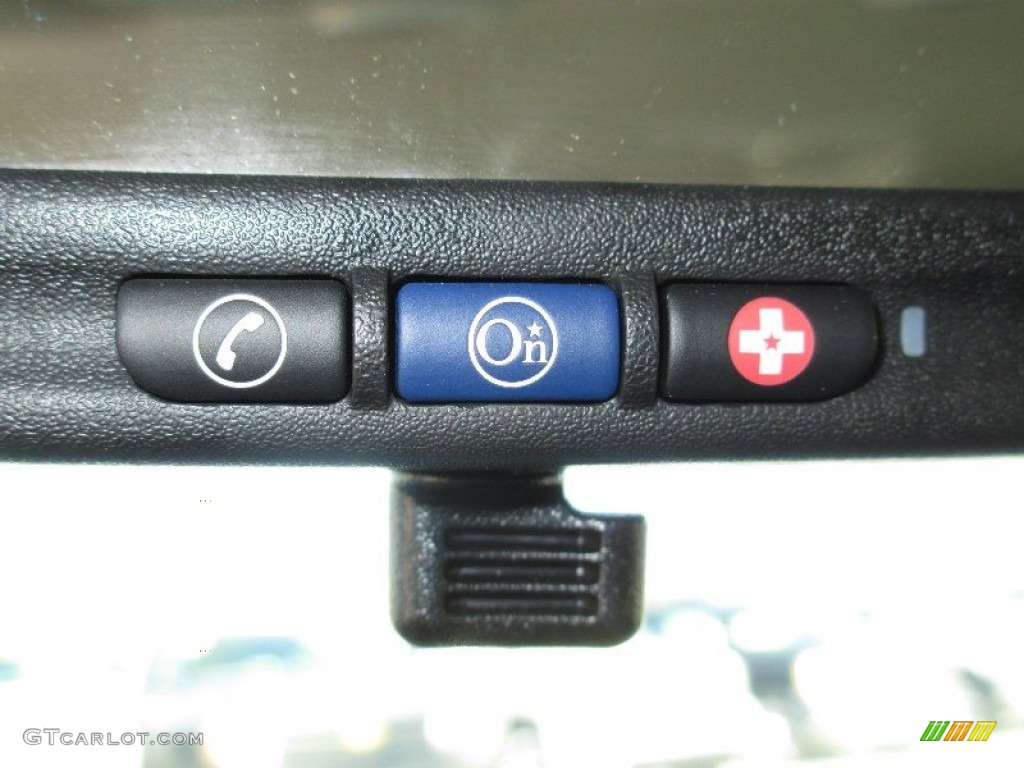 2011 Traverse LS - Silver Ice Metallic / Dark Gray/Light Gray photo #9