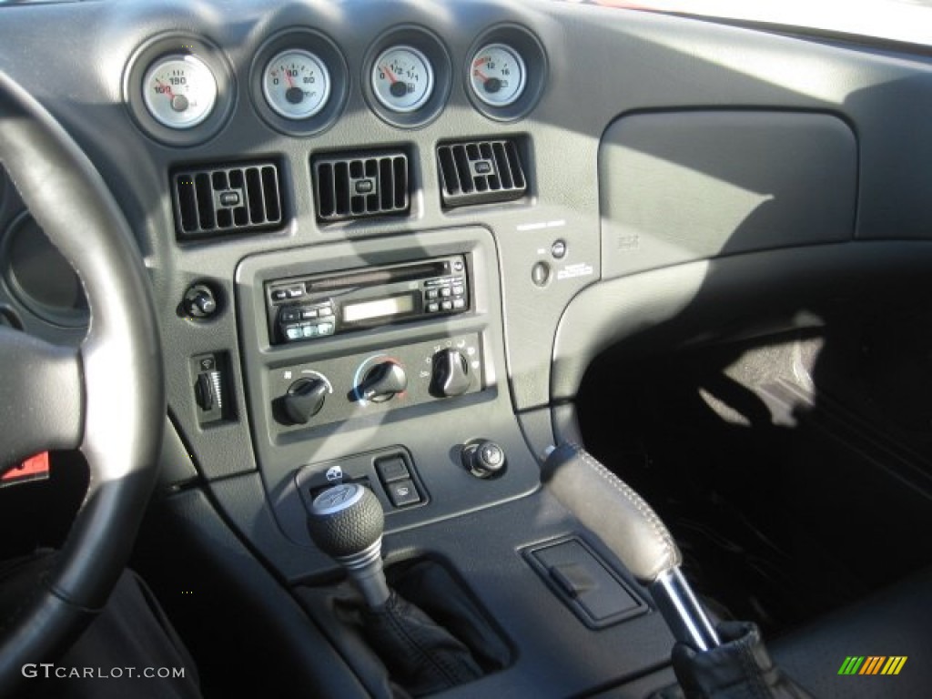 2000 Dodge Viper GTS Controls Photo #74333442