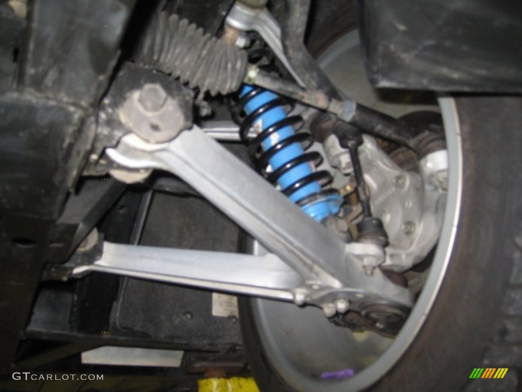 2000 Dodge Viper GTS Undercarriage Photo #74333557
