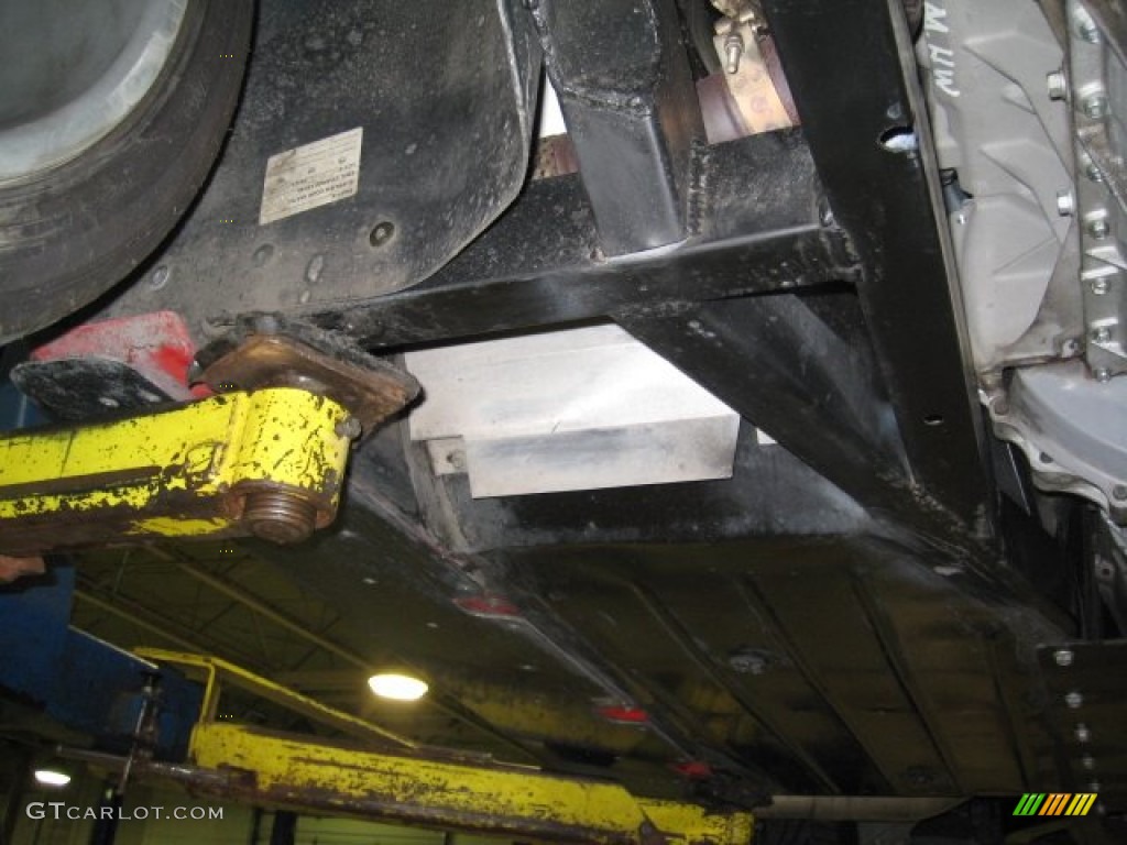 2000 Dodge Viper GTS Undercarriage Photo #74333651