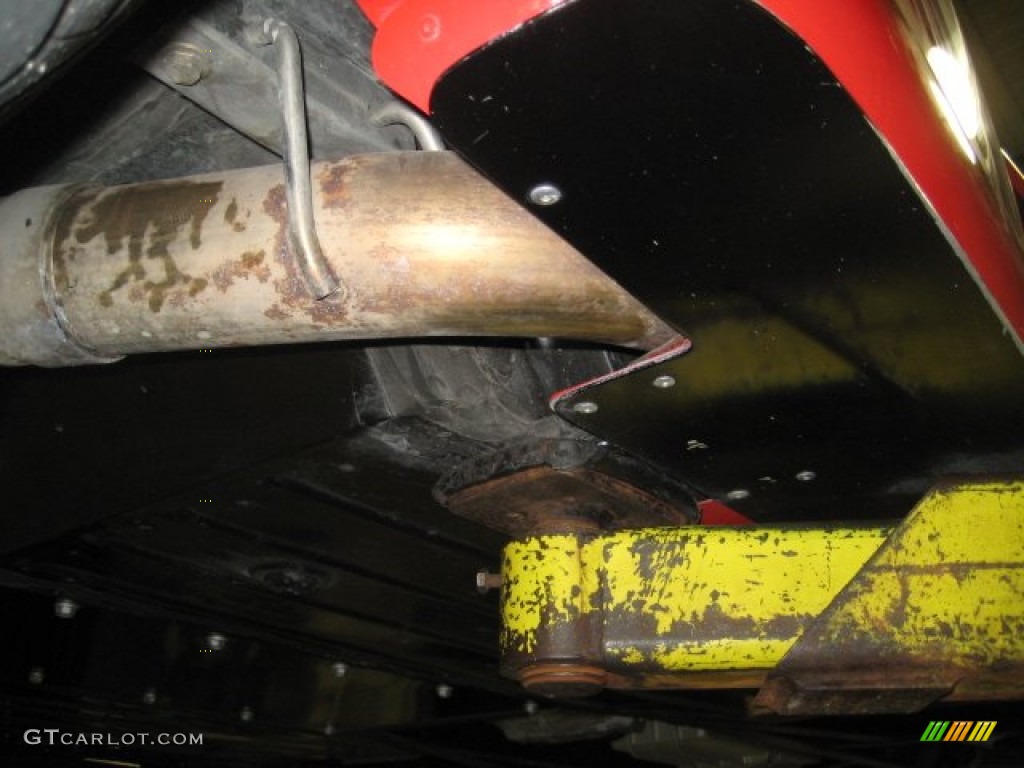 2000 Dodge Viper GTS Undercarriage Photo #74333839