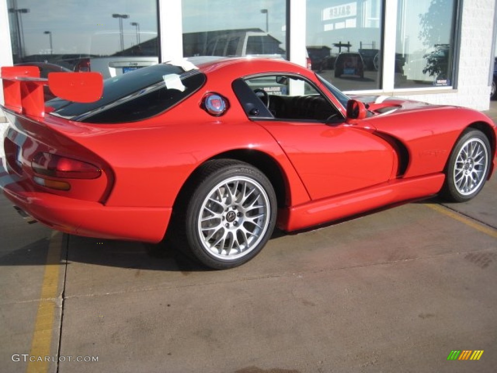 Viper Red 2000 Dodge Viper GTS Exterior Photo #74334567