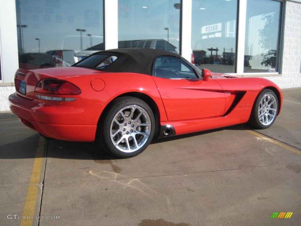 Viper Red 2003 Dodge Viper SRT-10 Exterior Photo #74334808