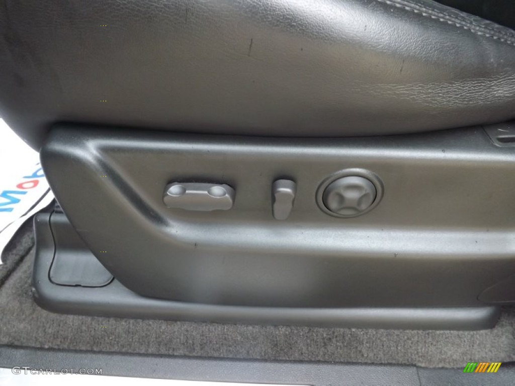 2010 Escalade Luxury AWD - Black Ice / Ebony photo #15