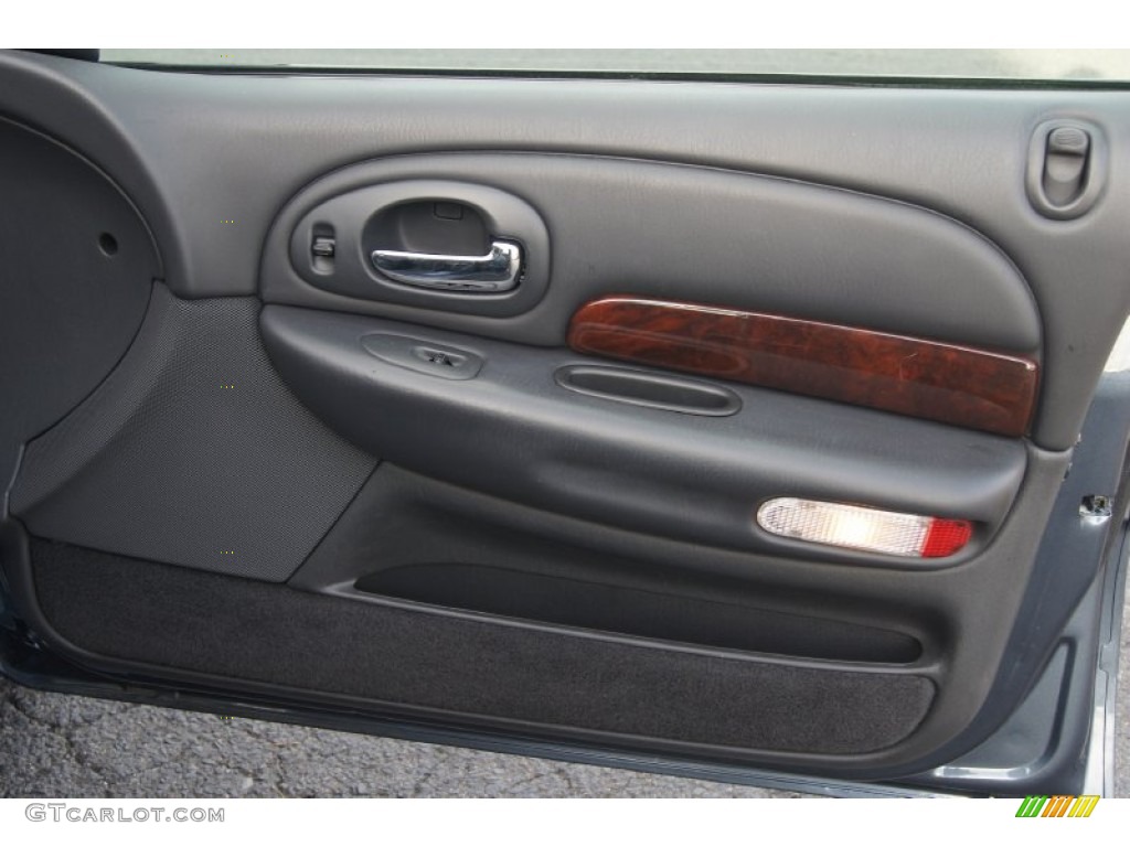 2002 Chrysler Concorde Limited Door Panel Photos