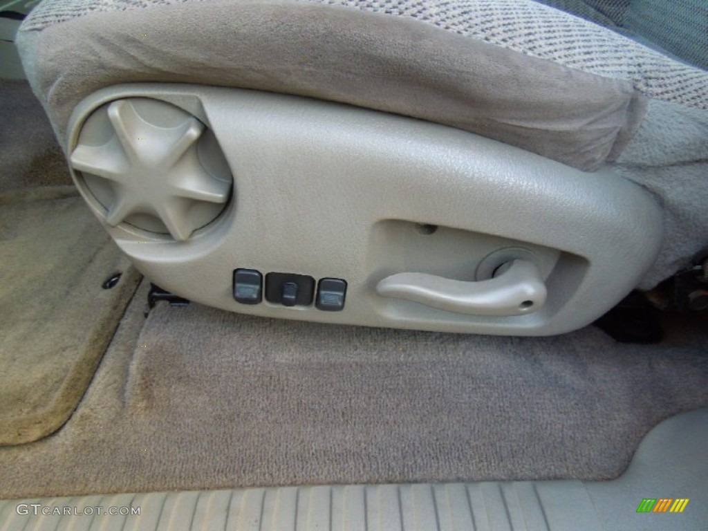 2003 Dodge Durango SXT Controls Photo #74340320