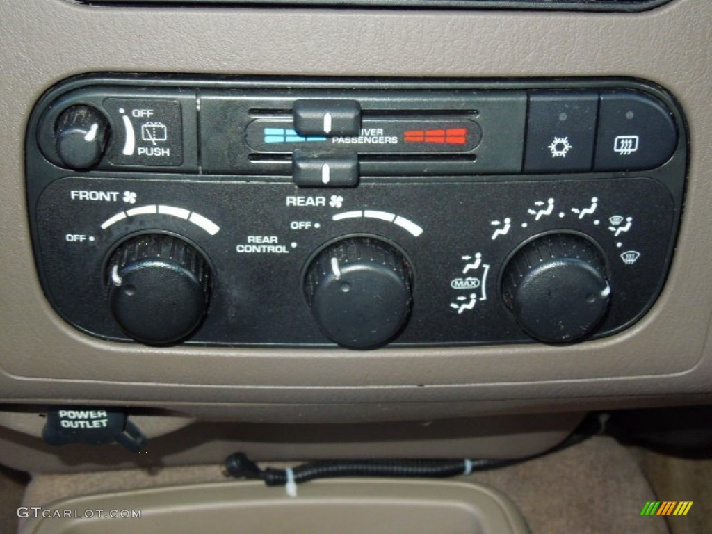 2003 Dodge Durango SXT Controls Photo #74340431