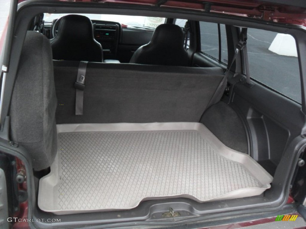 2000 Jeep Cherokee Sport Trunk Photos