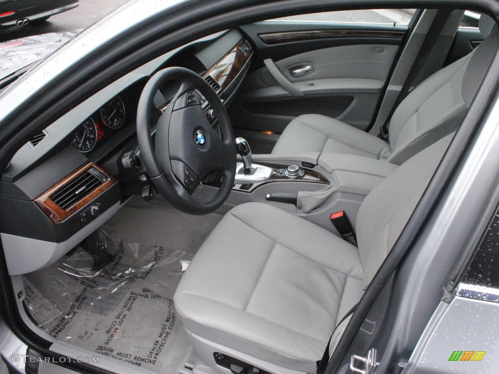 Gray Interior 2010 BMW 5 Series 528i Sedan Photo #74341367