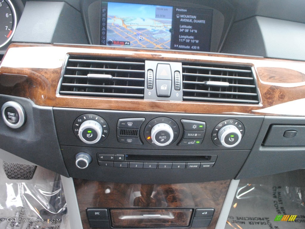 2010 BMW 5 Series 528i Sedan Controls Photo #74341562