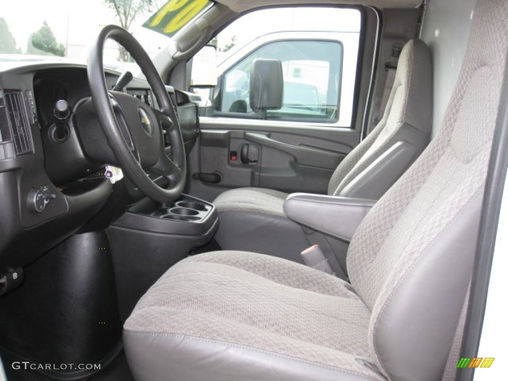 Medium Pewter Interior 2009 Chevrolet Express Cutaway 3500 Commercial Moving Van Photo #74344118