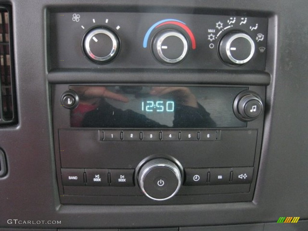 2009 Chevrolet Express Cutaway 3500 Commercial Moving Van Controls Photos