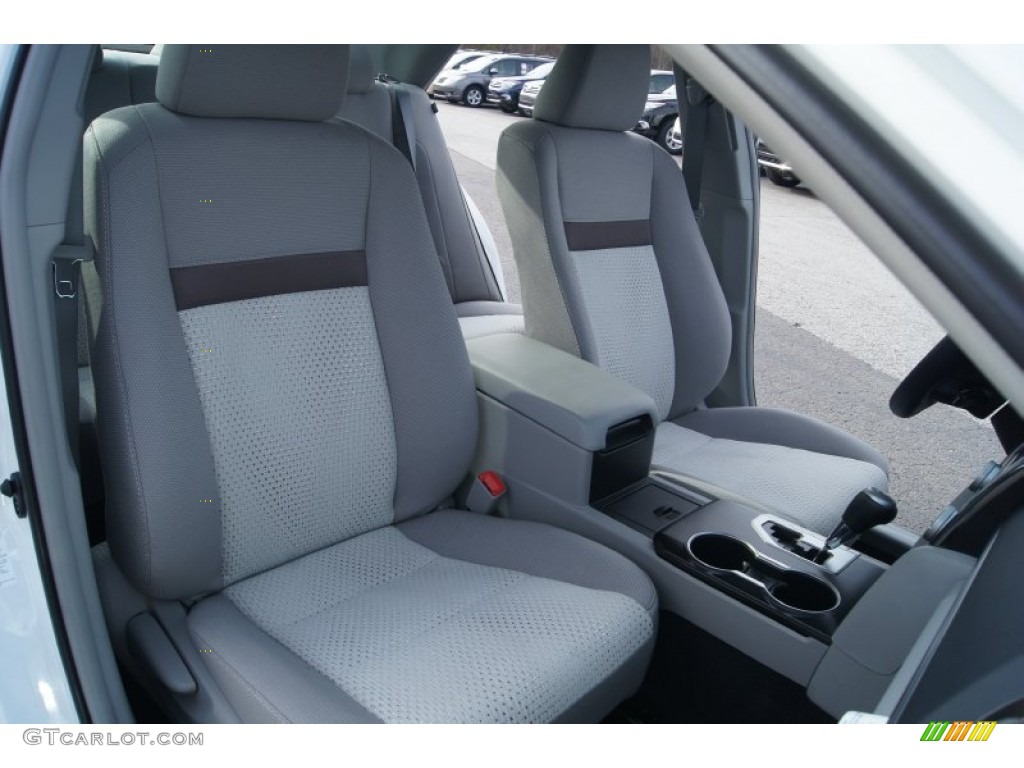 2012 Camry LE - Super White / Ash photo #18