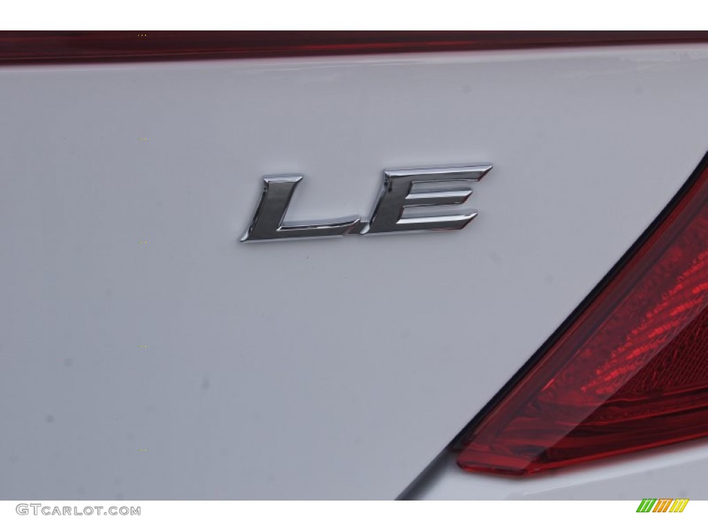 2012 Camry LE - Super White / Ash photo #20