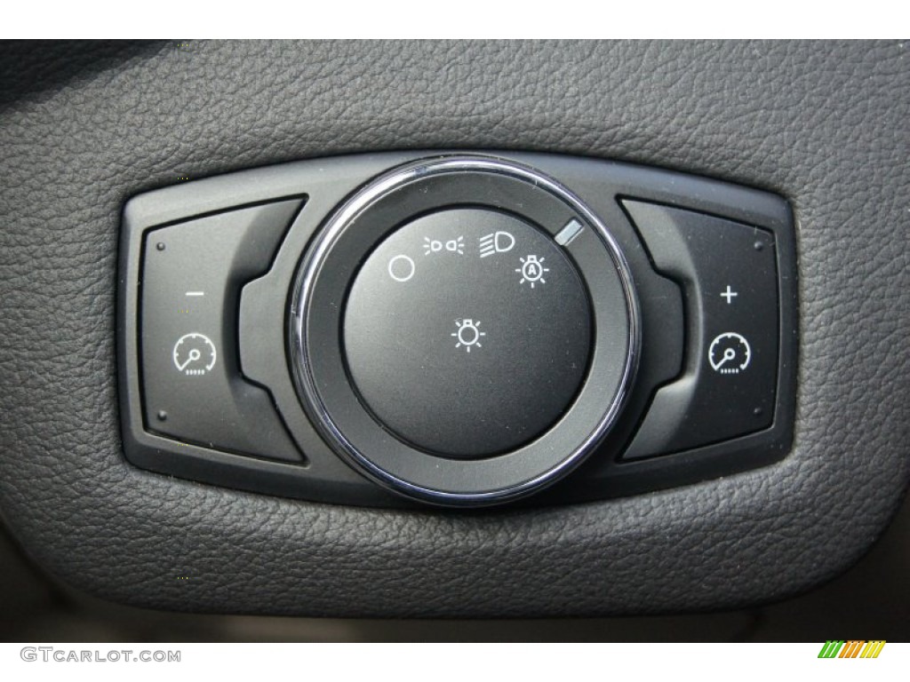 2013 Ford C-Max Hybrid SE Controls Photo #74347606