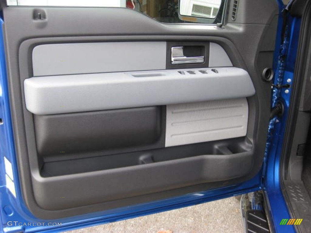 2013 F150 XLT SuperCrew 4x4 - Blue Flame Metallic / Steel Gray photo #12