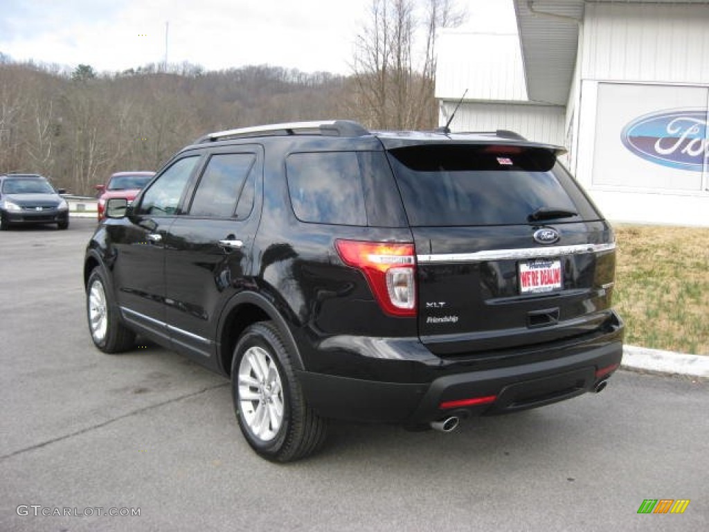 2013 Explorer XLT - Tuxedo Black Metallic / Medium Light Stone photo #9