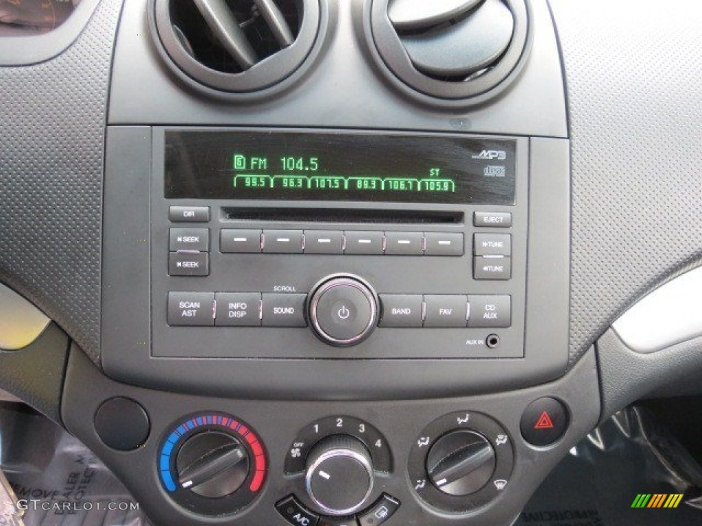 2011 Chevrolet Aveo LT Sedan Audio System Photos