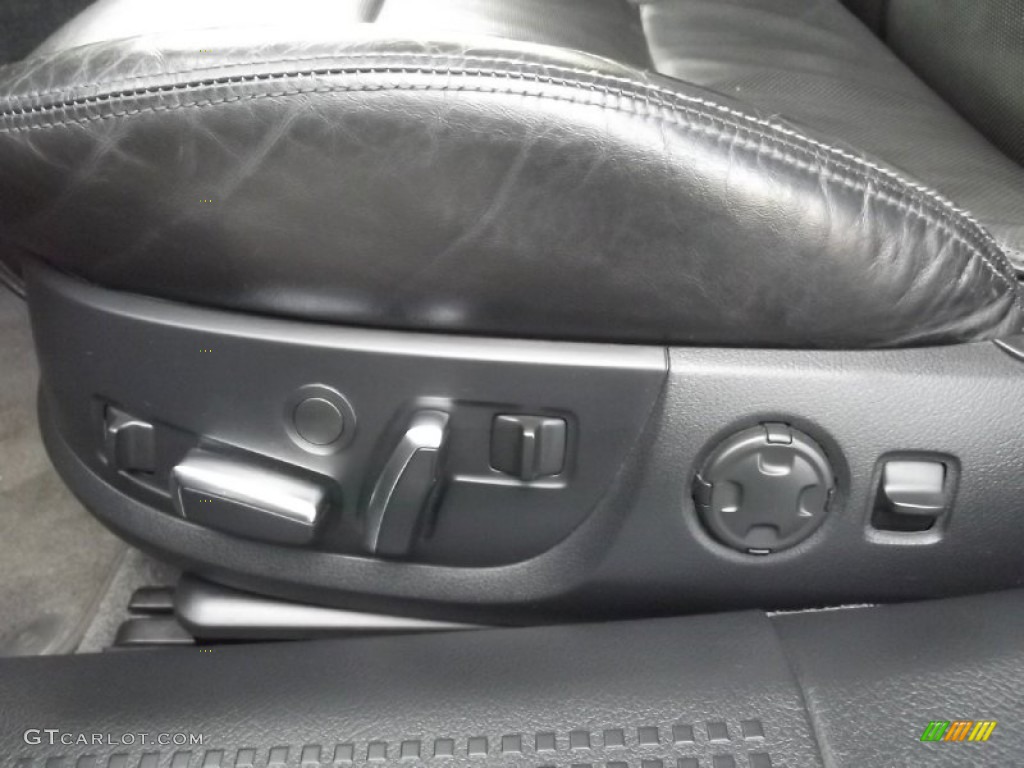 2005 A8 L 4.2 quattro - Brilliant Black / Black photo #20