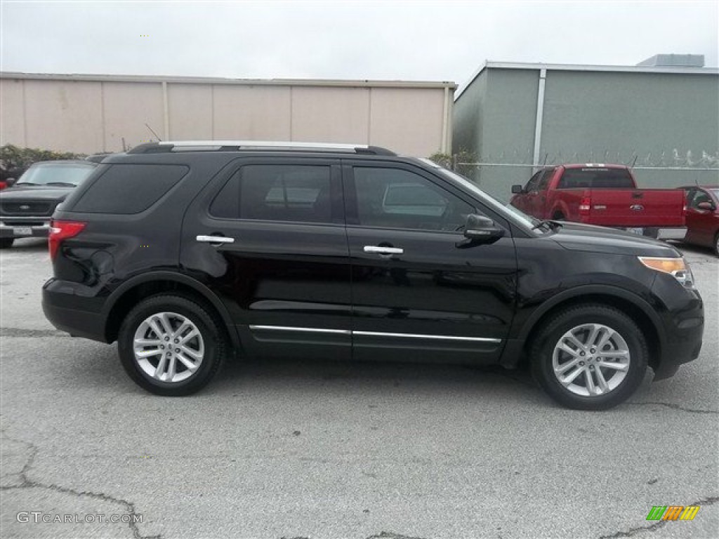 2012 Explorer XLT EcoBoost - Black / Charcoal Black photo #2