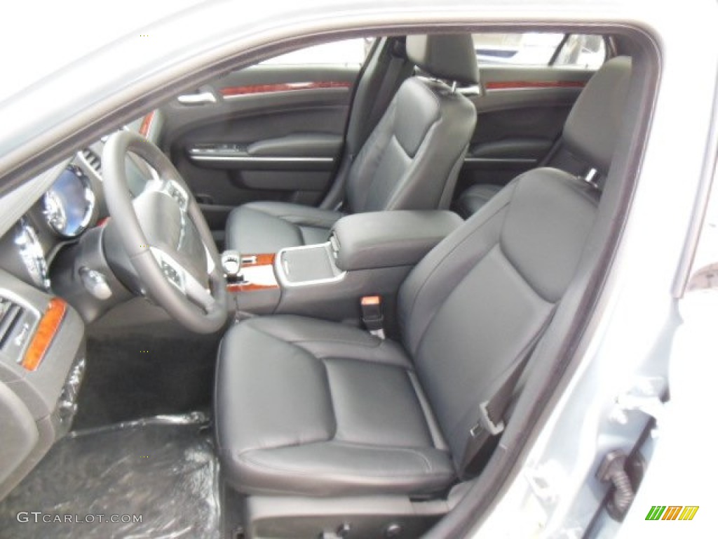 2013 Chrysler 300 AWD Front Seat Photo #74358836