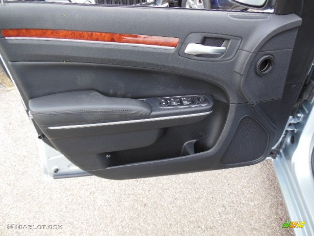 2013 Chrysler 300 AWD Black Door Panel Photo #74358848