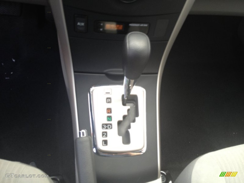 2010 Corolla  - Classic Silver Metallic / Ash photo #16