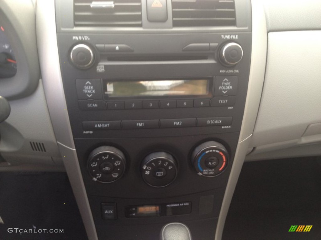 2010 Corolla  - Classic Silver Metallic / Ash photo #17