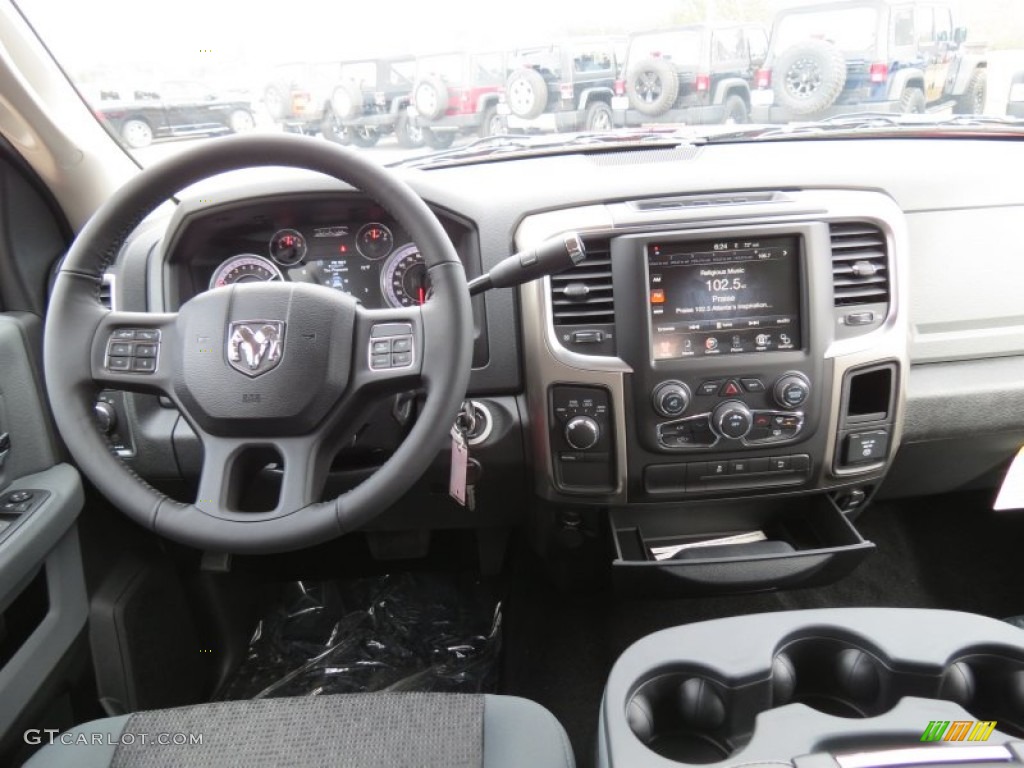 2013 Ram 1500 Big Horn Crew Cab 4x4 Black/Diesel Gray Dashboard Photo #74359898
