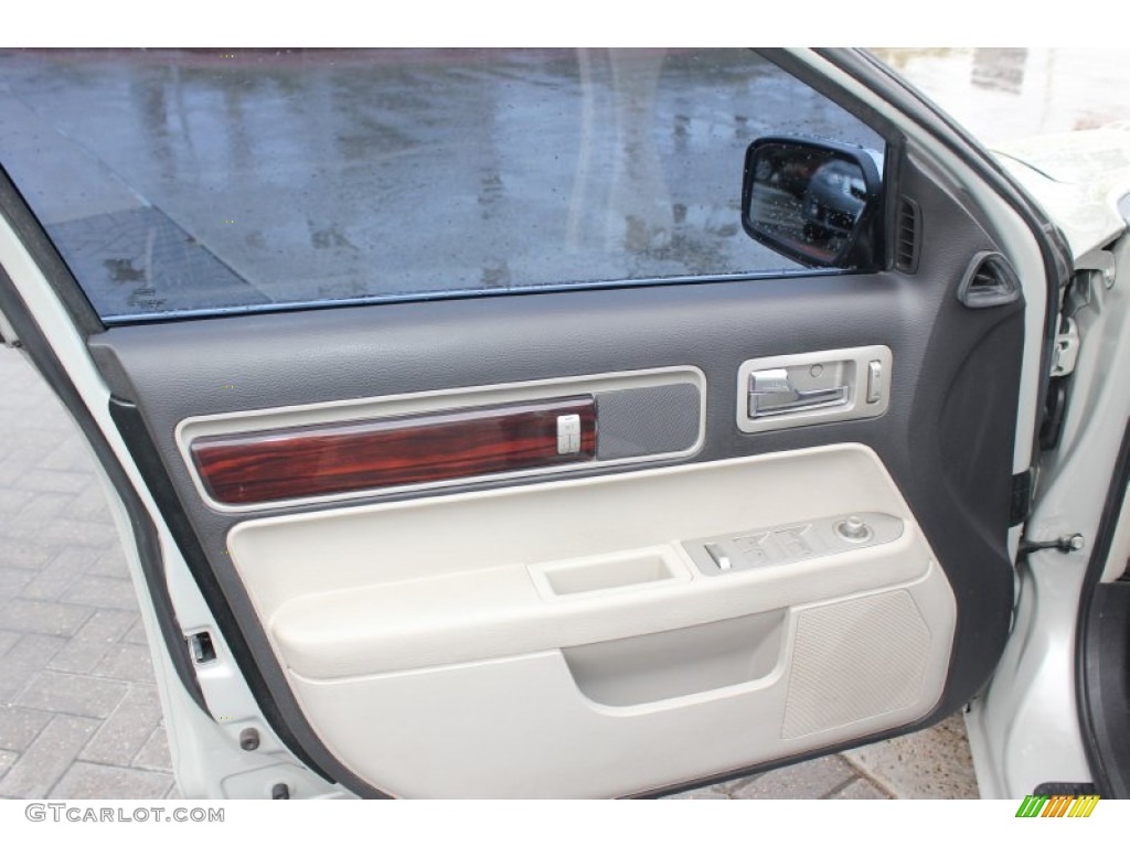 2007 Lincoln MKZ Sedan Light Stone Door Panel Photo #74360586
