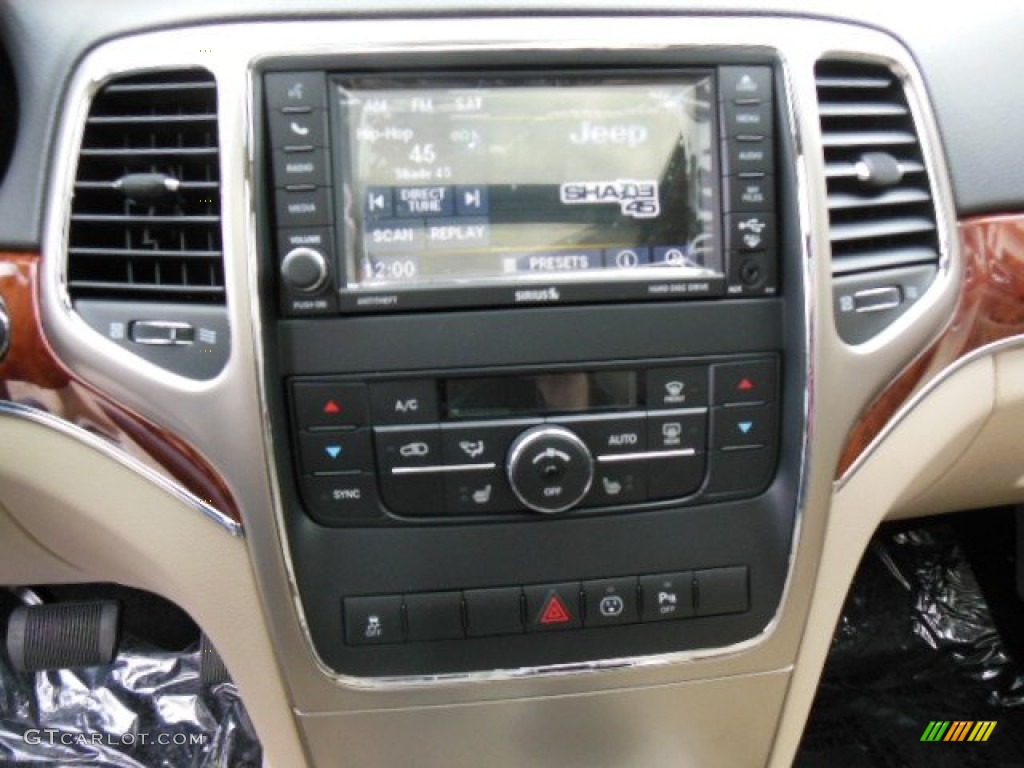 2013 Jeep Grand Cherokee Limited 4x4 Controls Photo #74360949