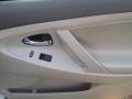 Super White - Camry LE Photo No. 23