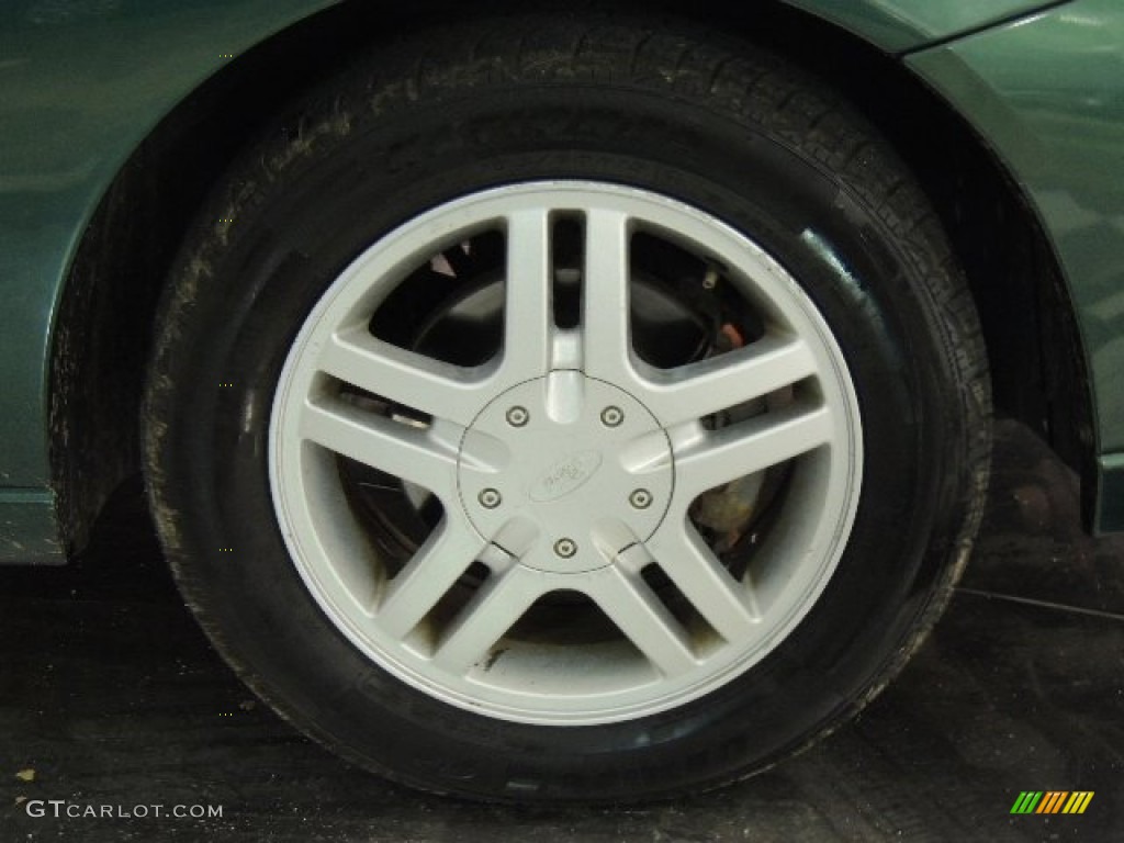 2001 Focus SE Sedan - Rainforest Green Metallic / Medium Graphite Grey photo #5