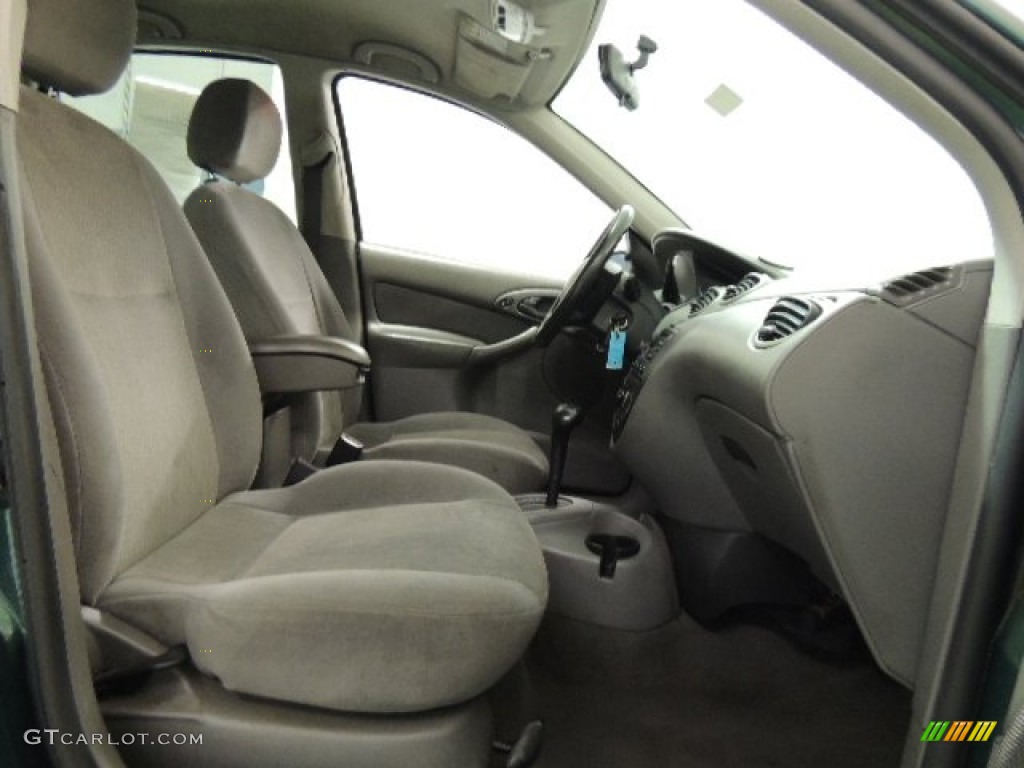 2001 Focus SE Sedan - Rainforest Green Metallic / Medium Graphite Grey photo #13