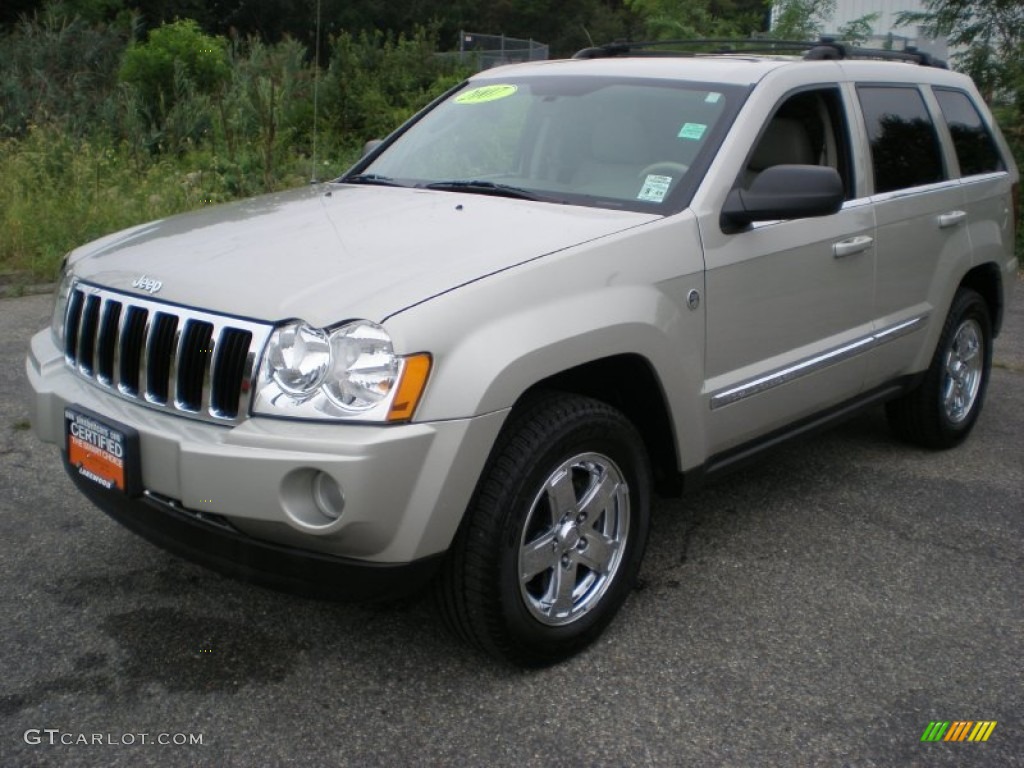 2007 Grand Cherokee Limited 4x4 - Light Graystone Pearl / Dark Khaki/Light Graystone photo #1