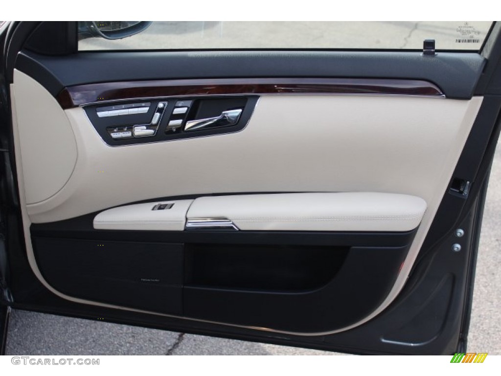 2007 Mercedes-Benz S 550 4Matic Sedan Beige/Black Door Panel Photo #74377746