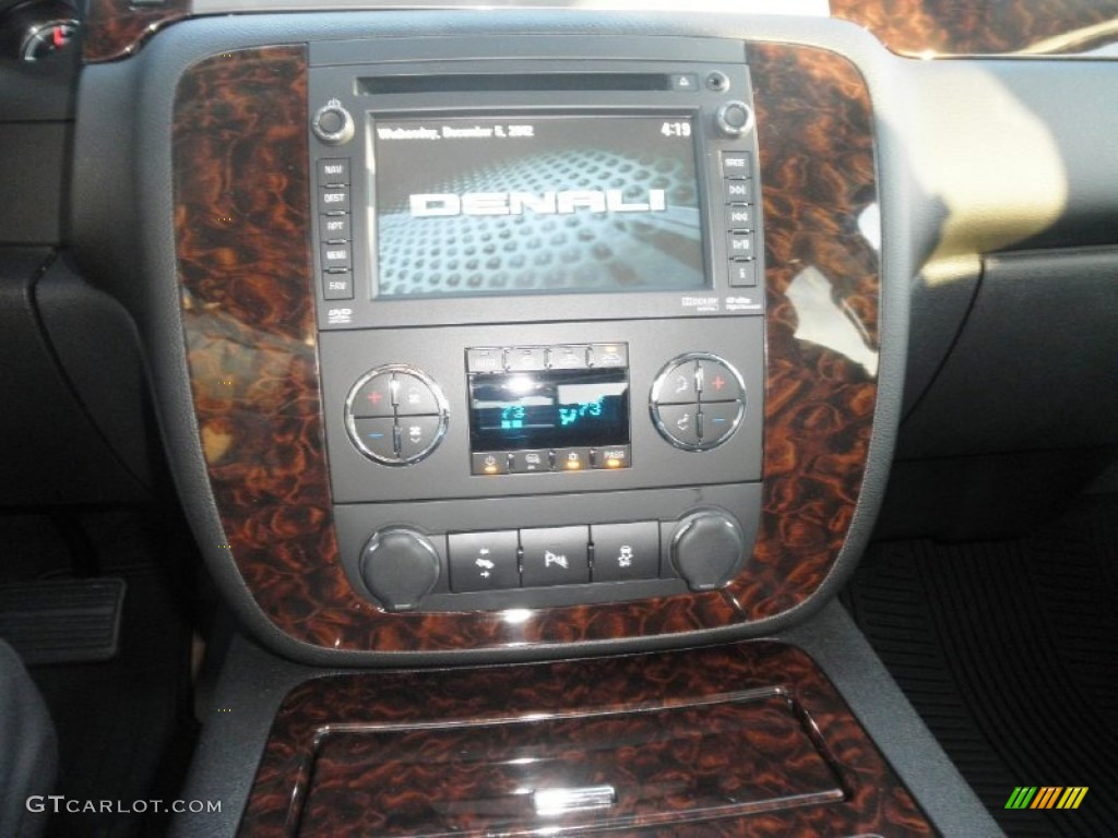2013 GMC Sierra 1500 Denali Crew Cab AWD Controls Photo #74380057