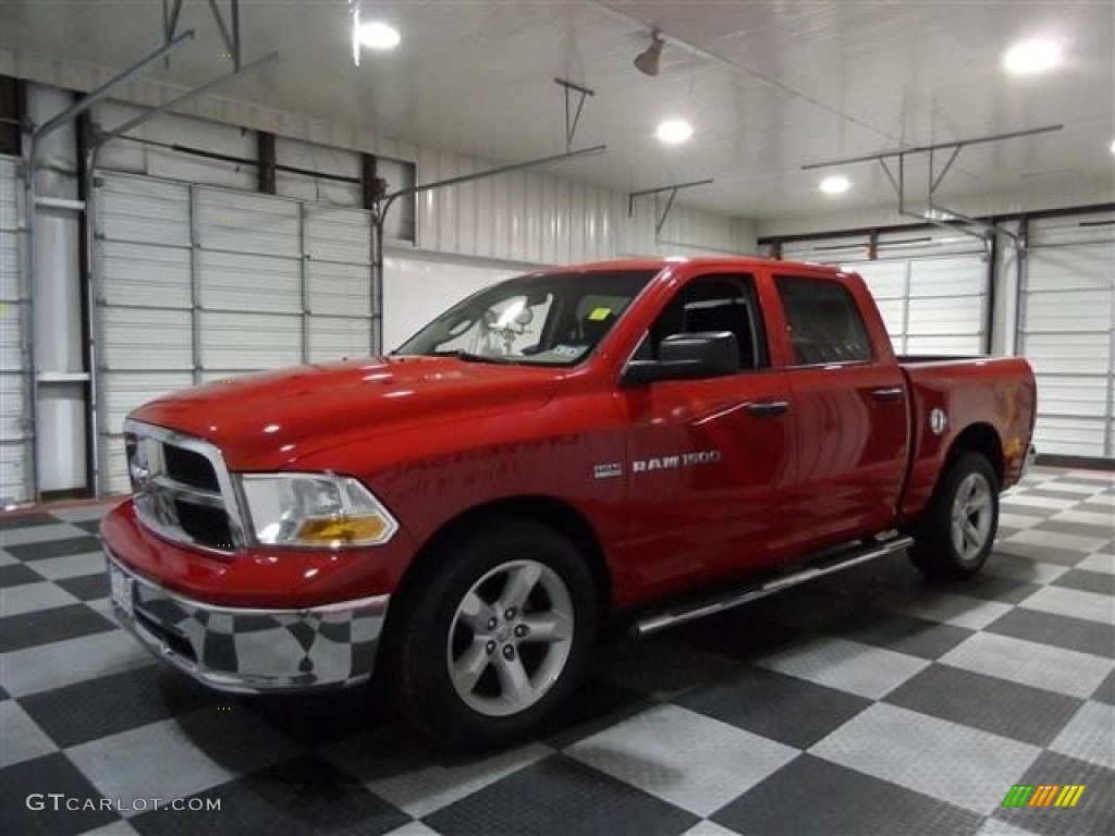 2011 Ram 1500 Big Horn Crew Cab - Flame Red / Dark Slate Gray/Medium Graystone photo #4