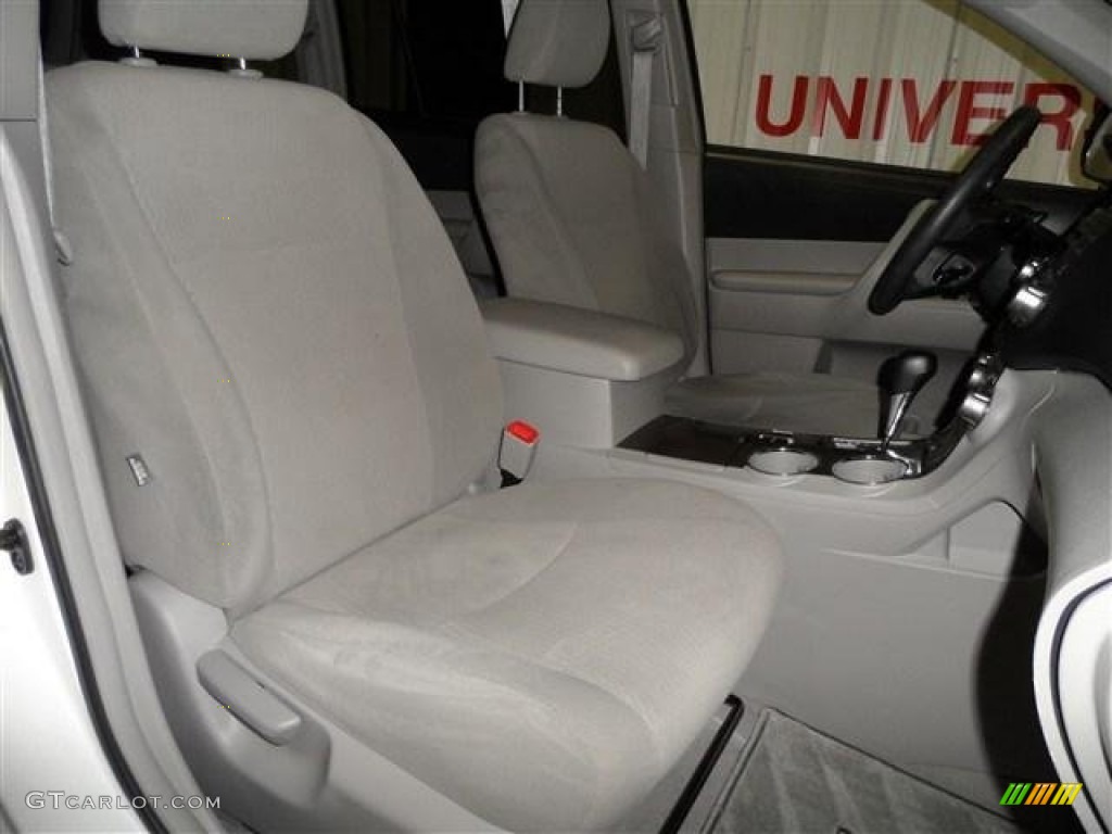 2010 Highlander  - Blizzard White Pearl / Ash photo #17