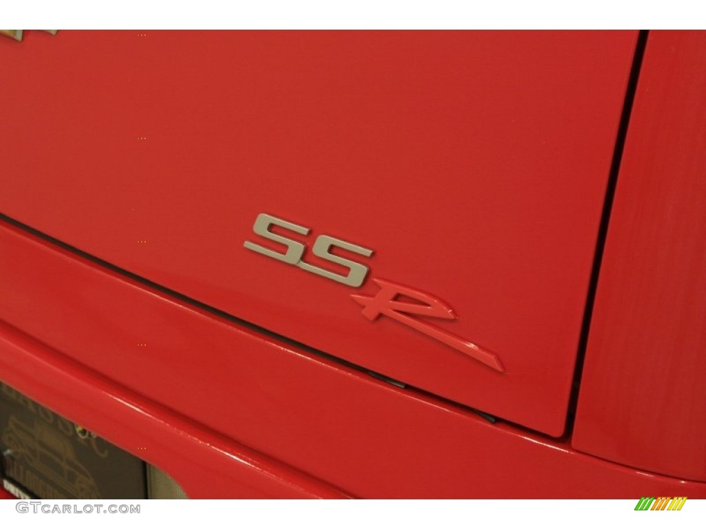 2004 SSR  - Redline Red / Ebony photo #17