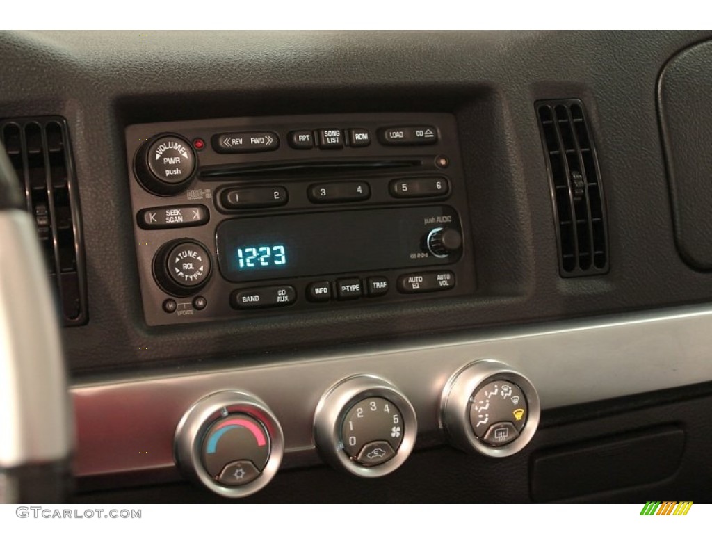 2004 Chevrolet SSR Standard SSR Model Audio System Photo #74387707