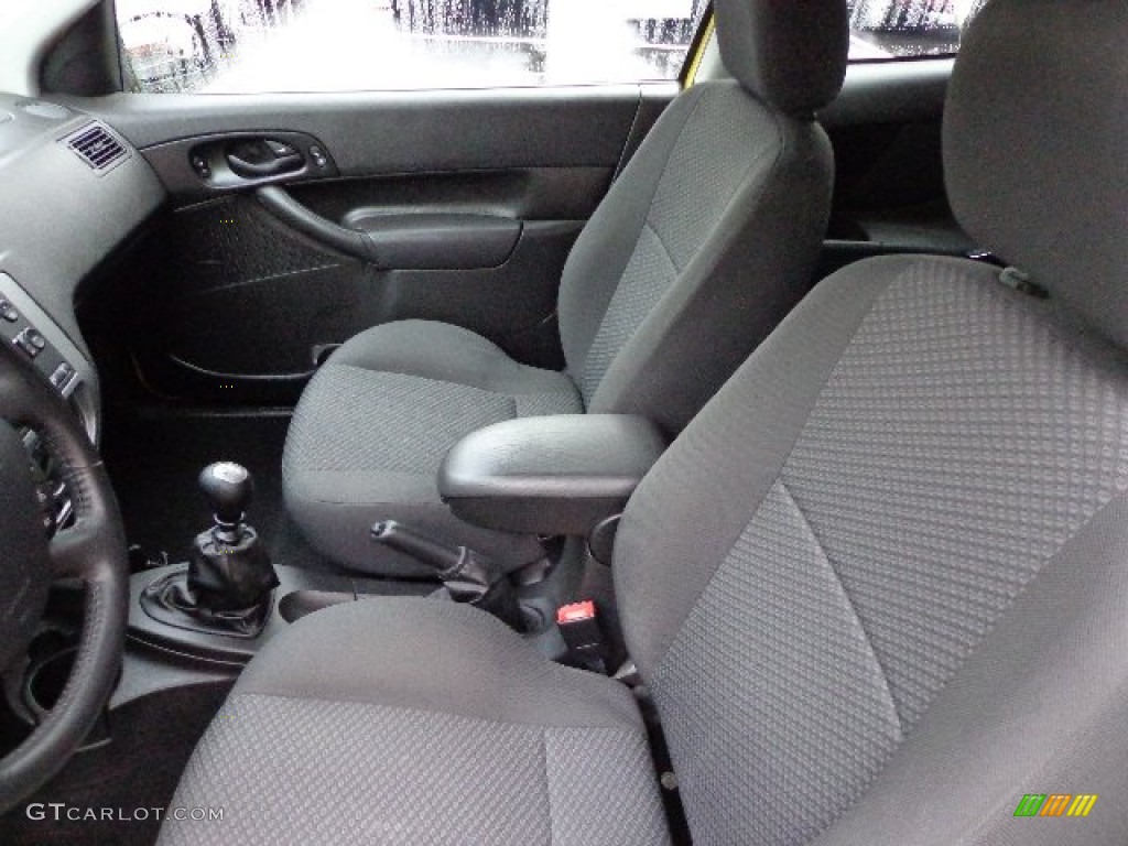 2005 Ford Focus ZX3 SE Coupe Front Seat Photo #74388715