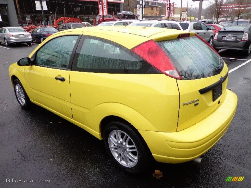 Egg Yolk Yellow 2005 Ford Focus ZX3 SE Coupe Exterior Photo #74388854