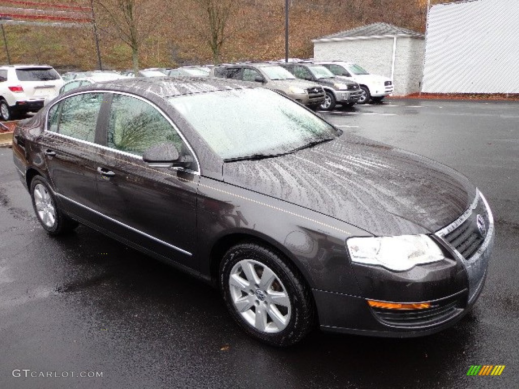 2006 Passat 2.0T Sedan - Mocha Brown / Pure Beige photo #3