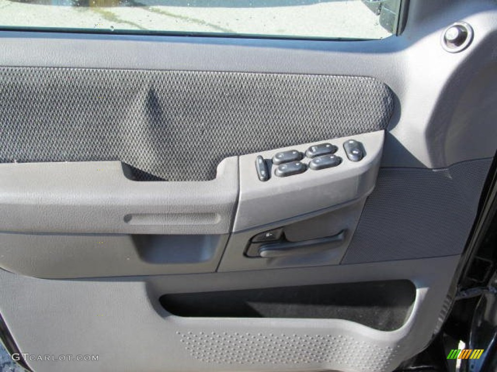 2002 Explorer XLT 4x4 - Black Clearcoat / Graphite photo #11