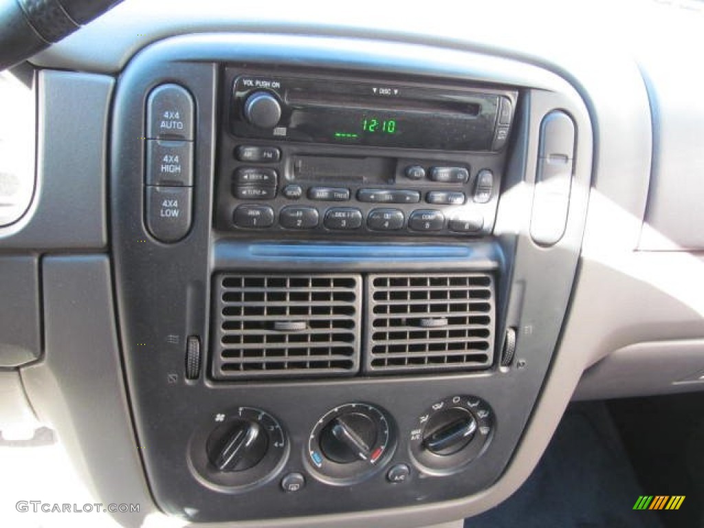 2002 Explorer XLT 4x4 - Black Clearcoat / Graphite photo #14