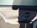Super White - Camry LE Photo No. 17