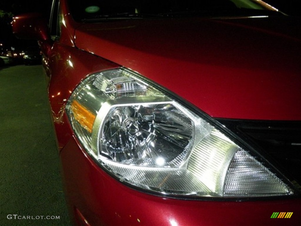2011 Versa 1.8 S Sedan - Red Brick / Charcoal photo #2